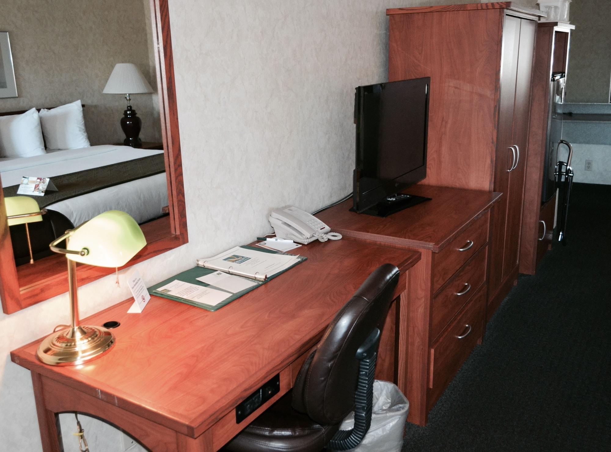 Quality Inn & Suites Silicon Valley Santa Clara Buitenkant foto