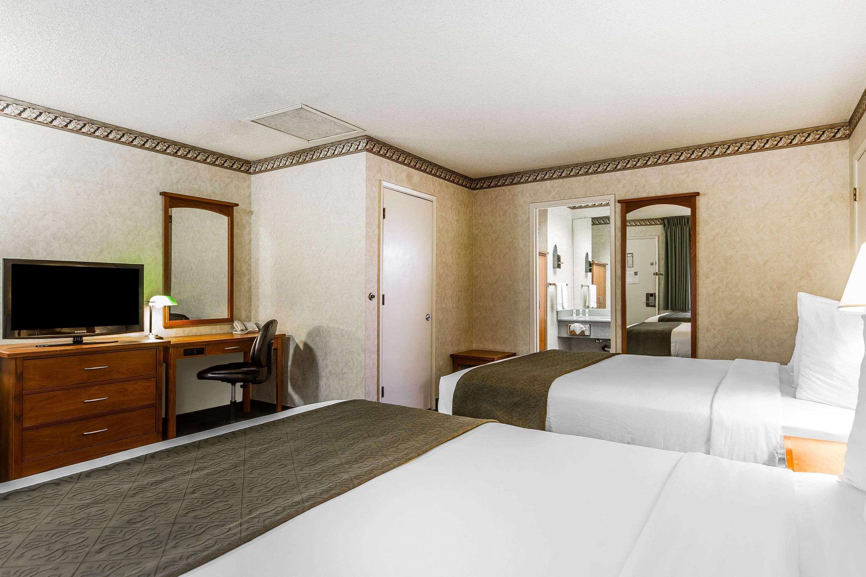 Quality Inn & Suites Silicon Valley Santa Clara Buitenkant foto