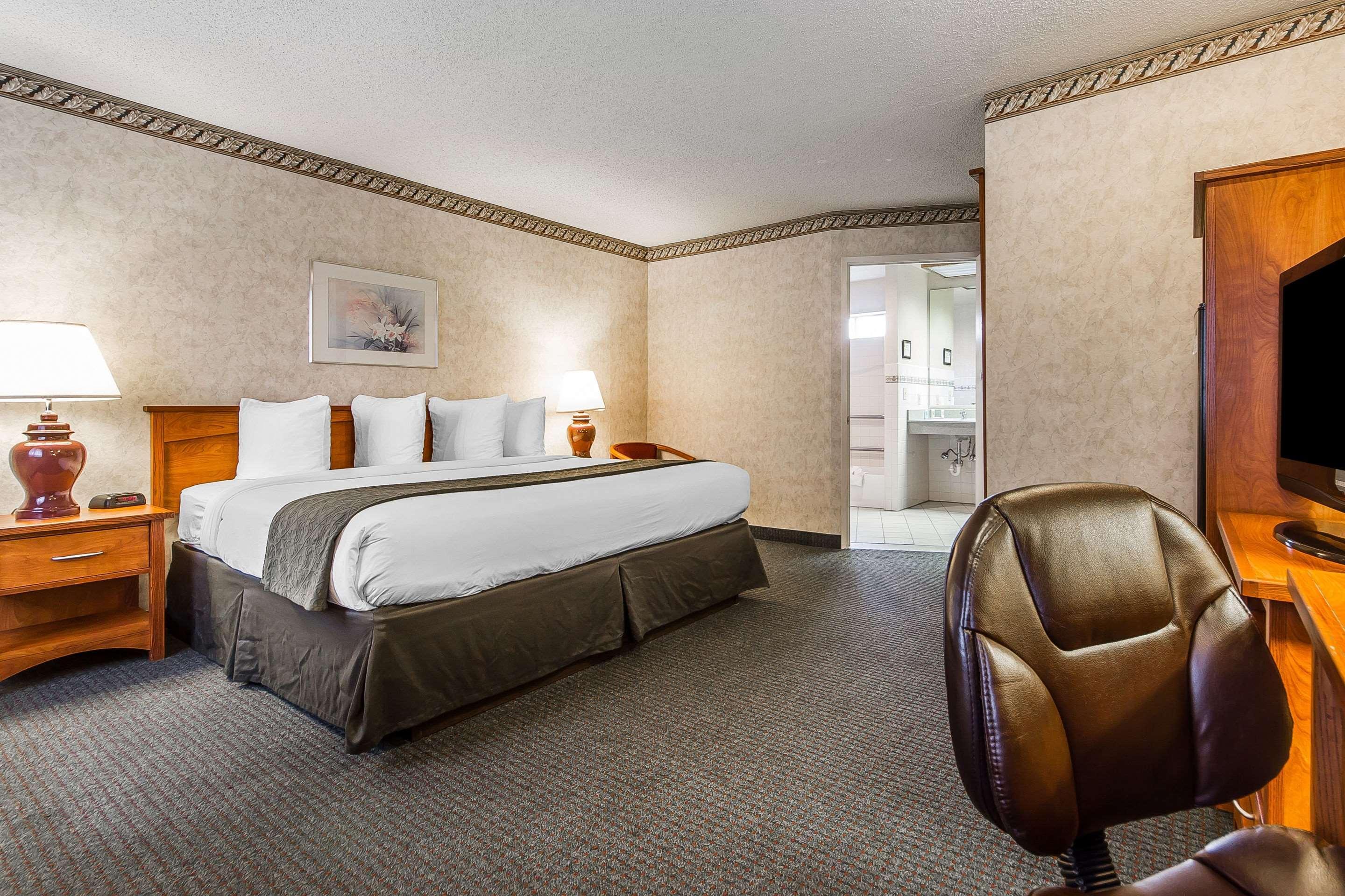 Quality Inn & Suites Silicon Valley Santa Clara Buitenkant foto