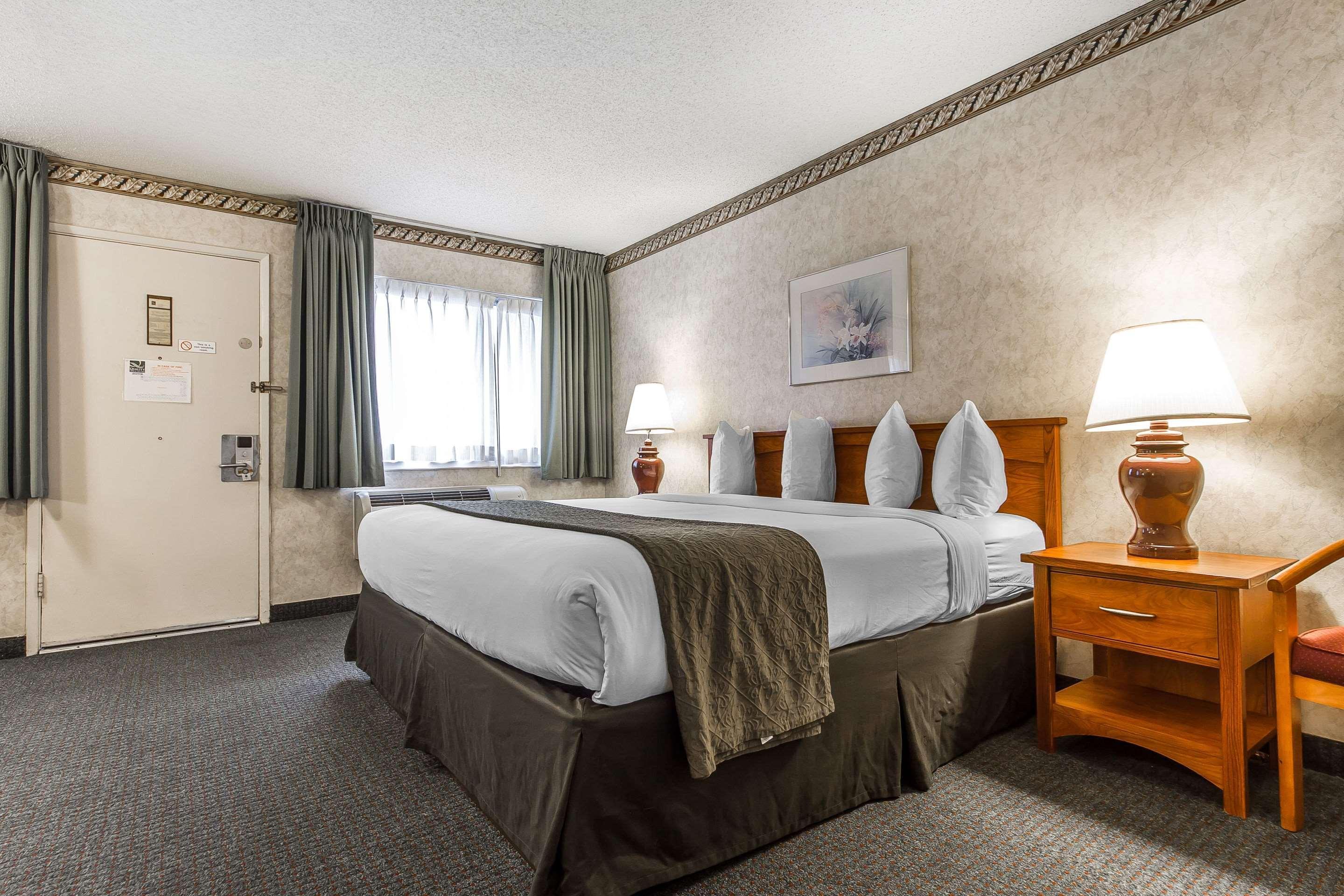Quality Inn & Suites Silicon Valley Santa Clara Buitenkant foto