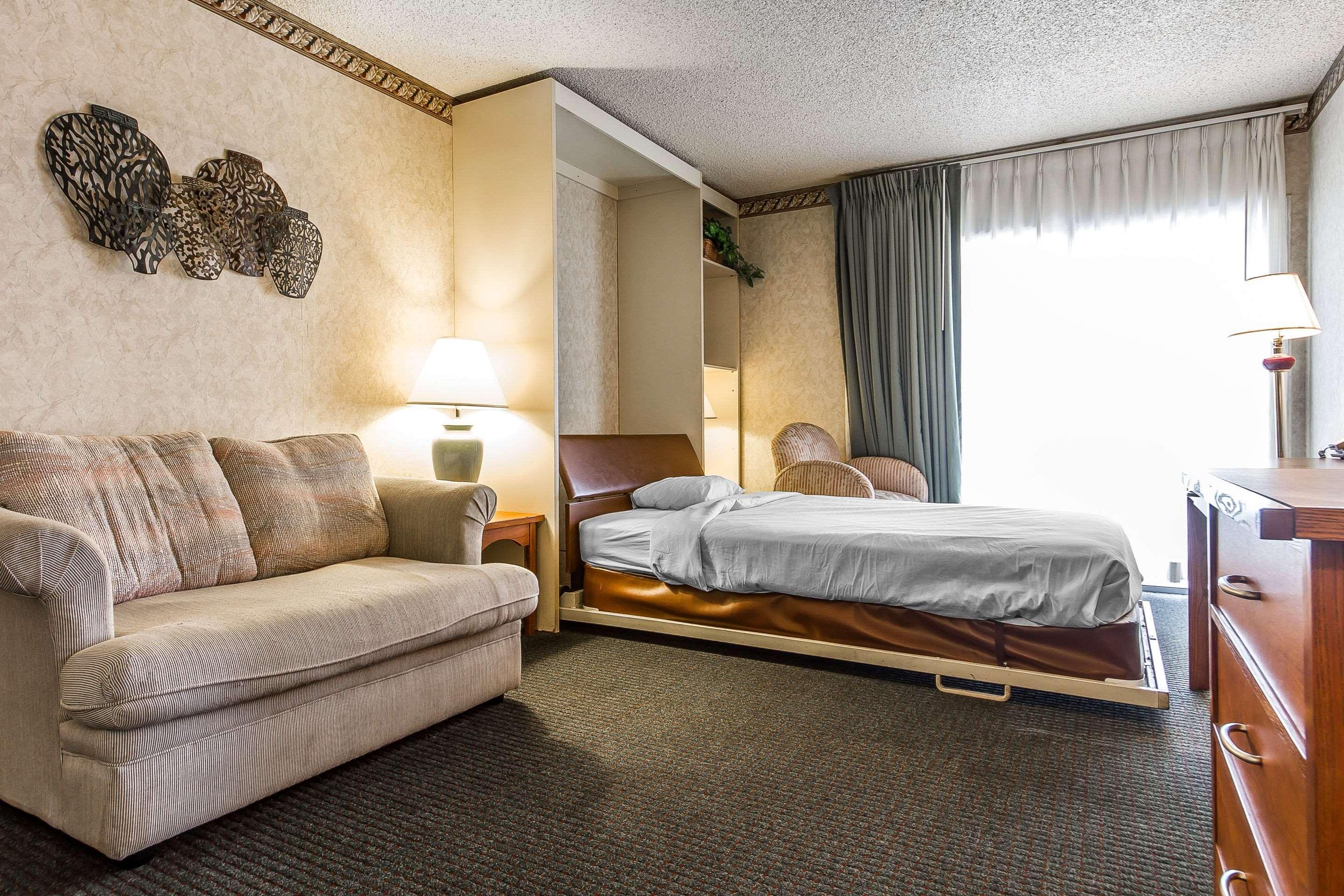 Quality Inn & Suites Silicon Valley Santa Clara Buitenkant foto