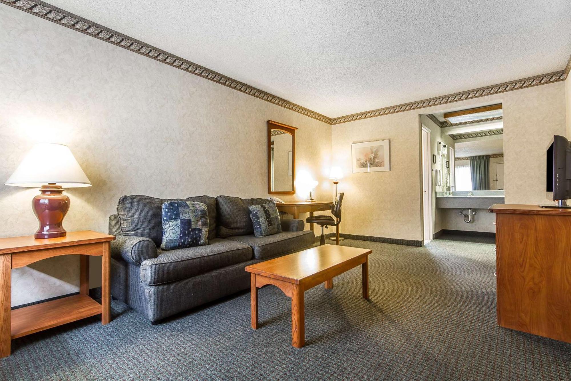 Quality Inn & Suites Silicon Valley Santa Clara Buitenkant foto