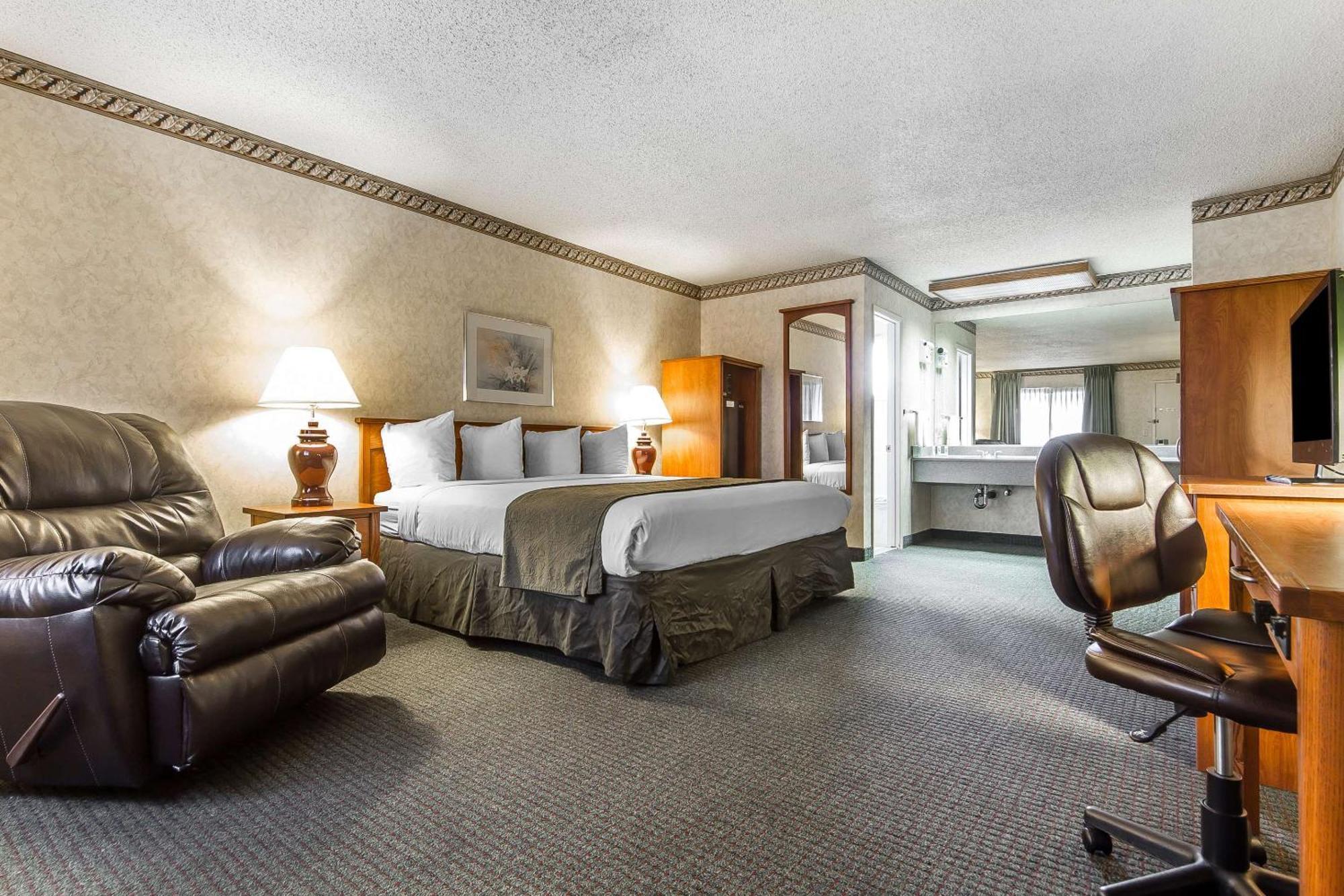 Quality Inn & Suites Silicon Valley Santa Clara Buitenkant foto
