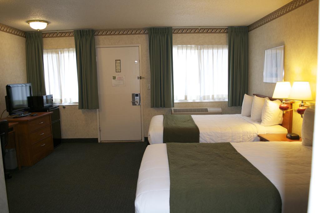 Quality Inn & Suites Silicon Valley Santa Clara Buitenkant foto